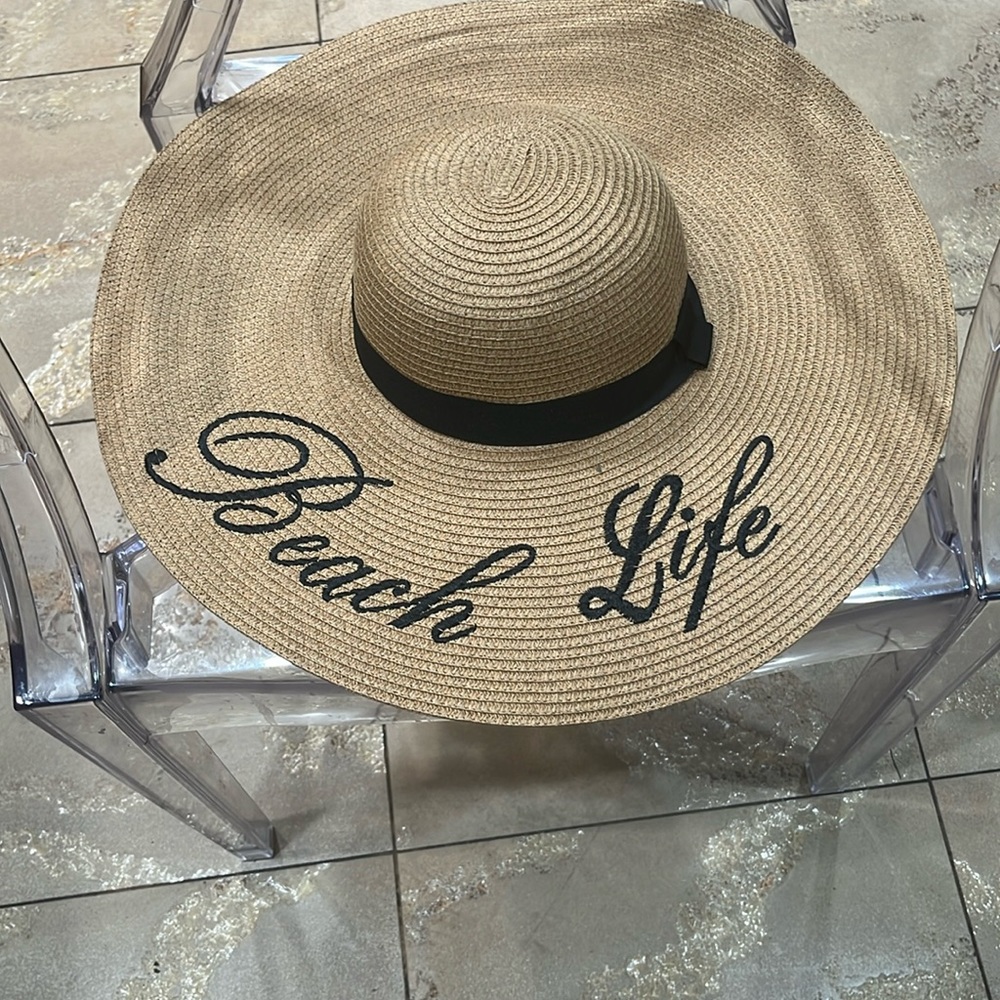 Straw hat.